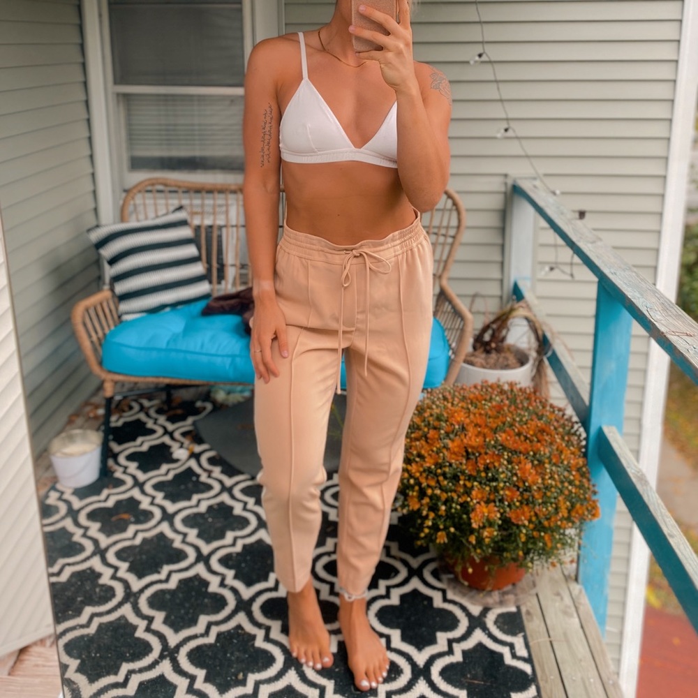 pleated pants